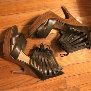 Platform green caged heels by Levity size 7.5